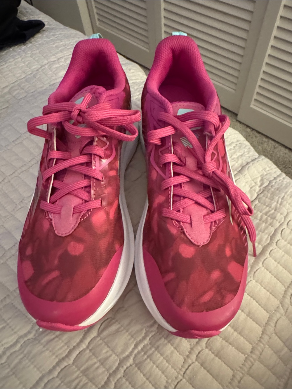 Saucony Endorphin KDZ Rose Size US 5 NWOB